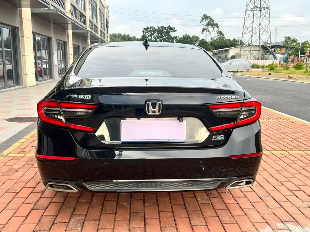 Honda Accord — фото 8