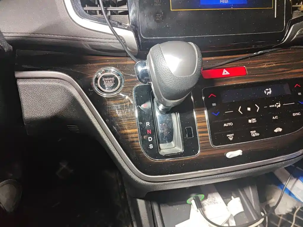Honda Odyssey — фото 10