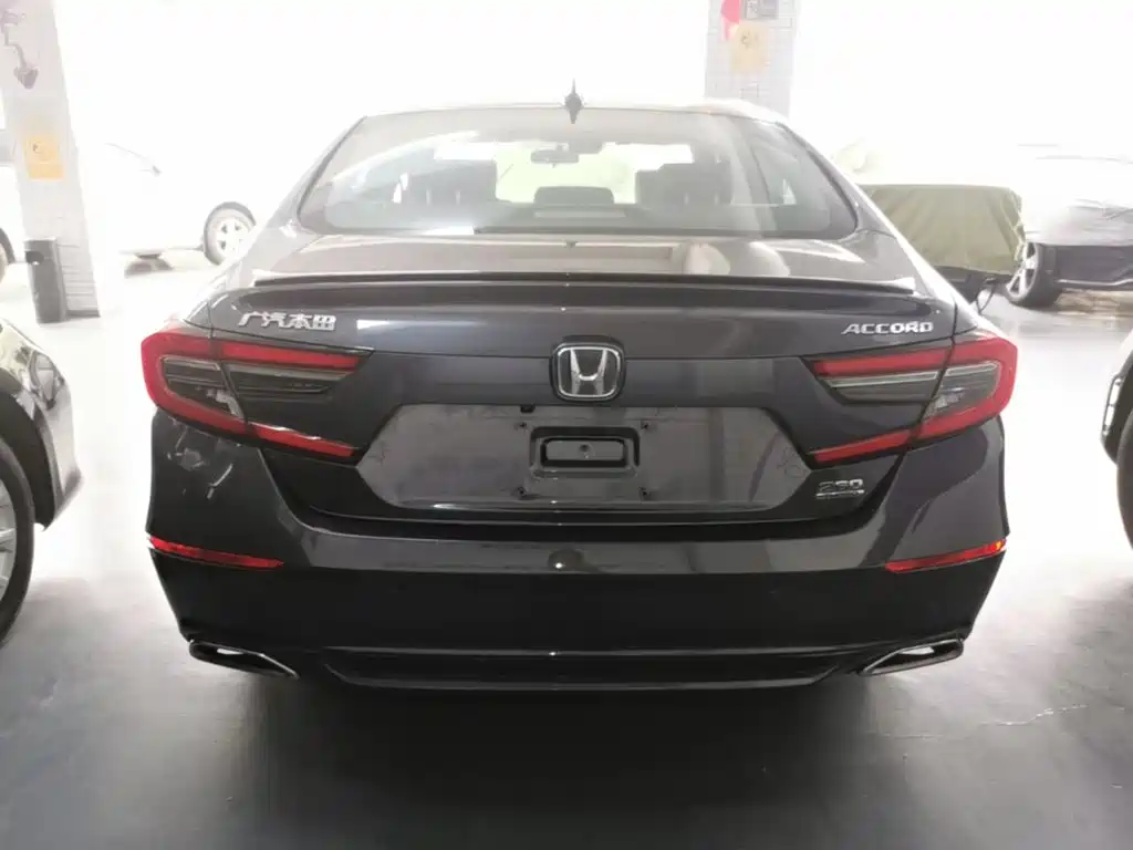 Honda Accord — фото 6