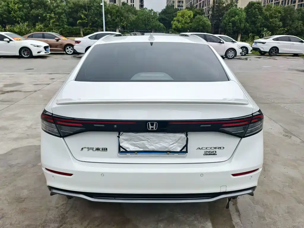 Honda Accord — фото 4