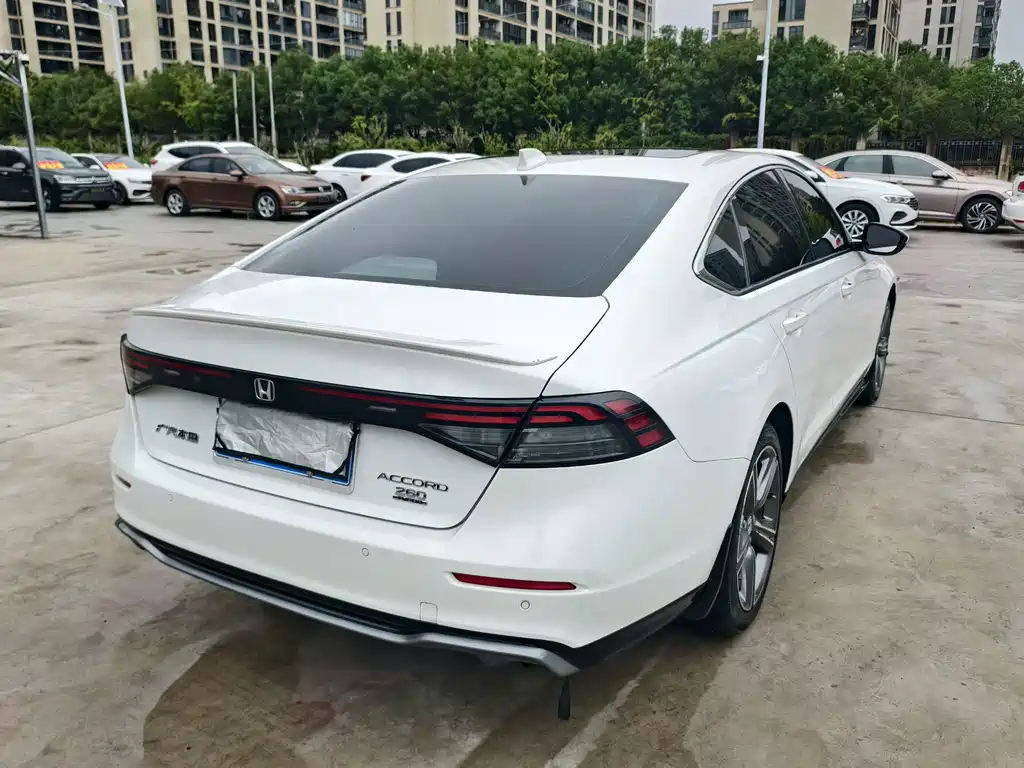 Honda Accord — фото 5