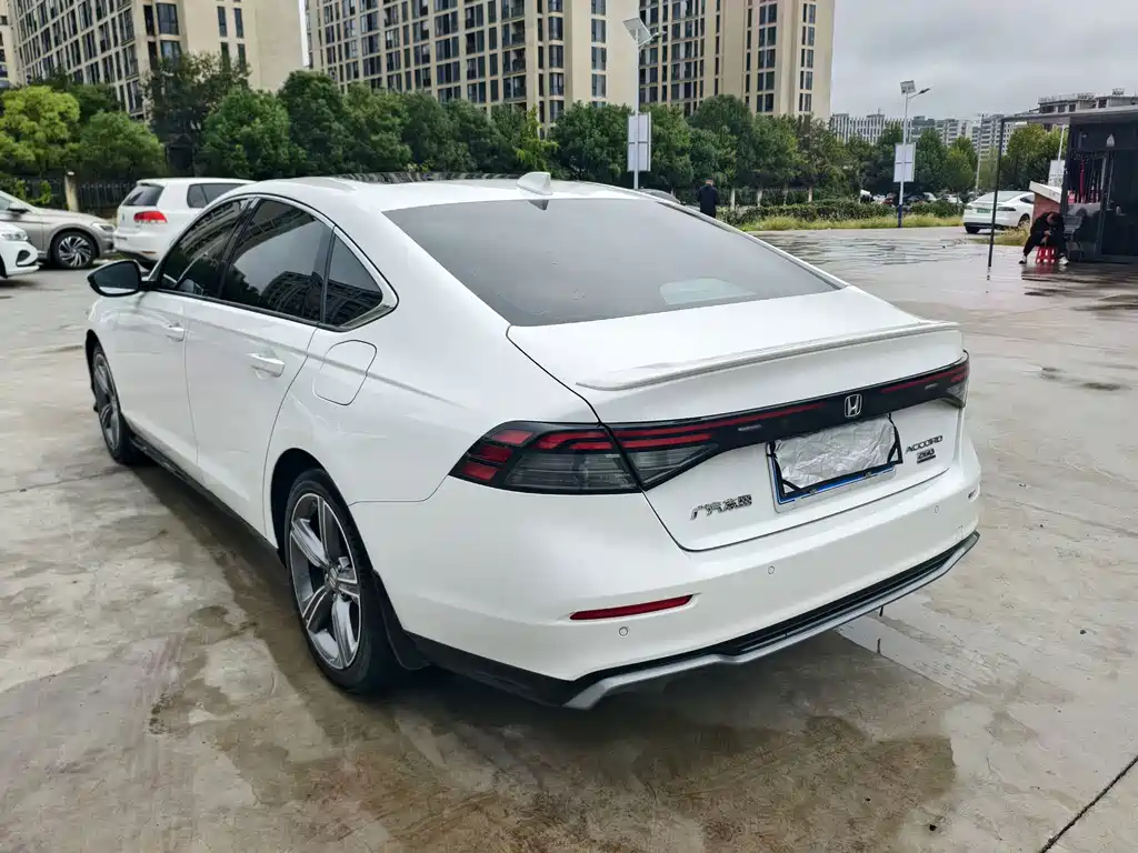 Honda Accord — фото 6
