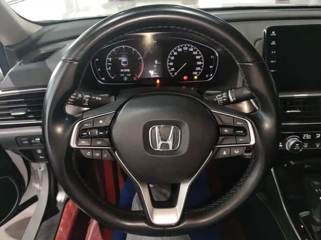 Honda Accord — фото 11