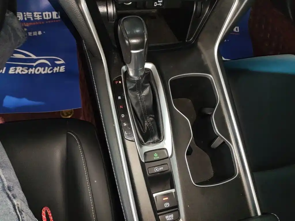 Honda Accord — фото 14