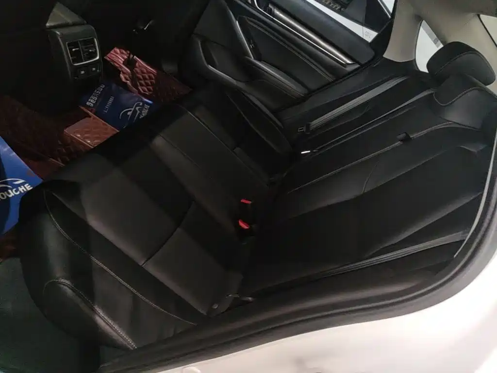 Honda Accord — фото 17