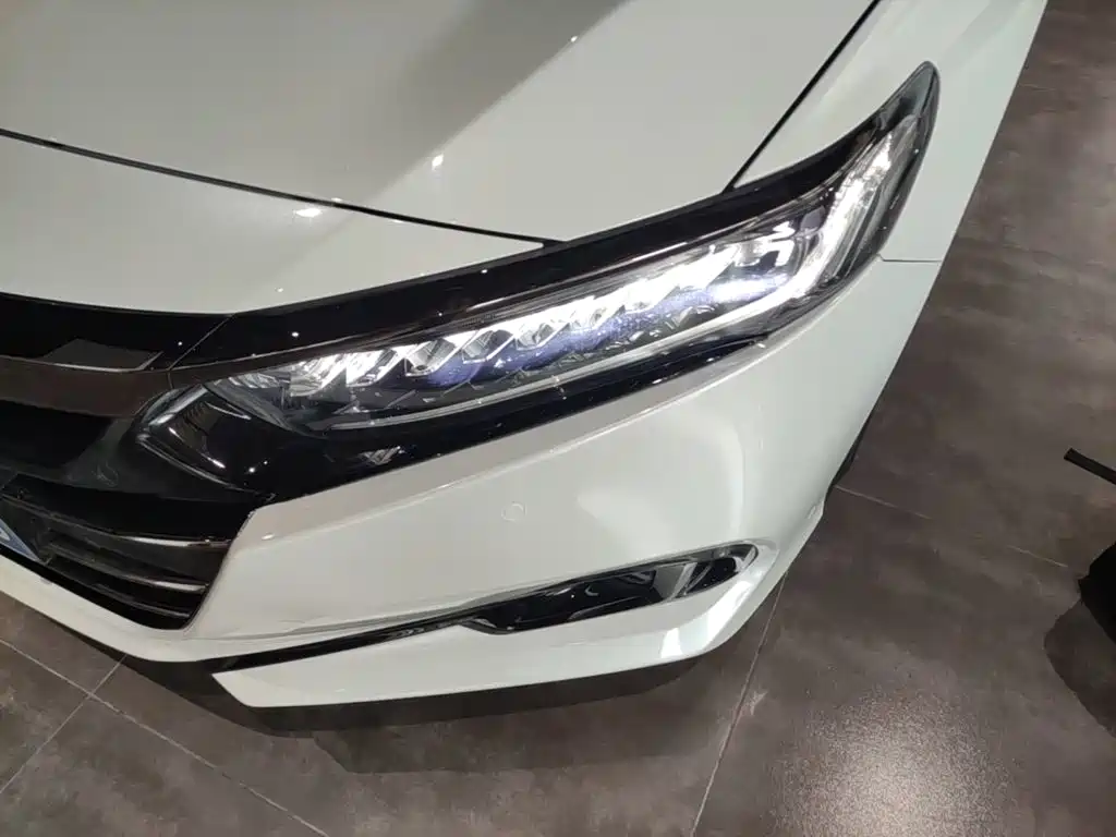 Honda Accord — фото 24