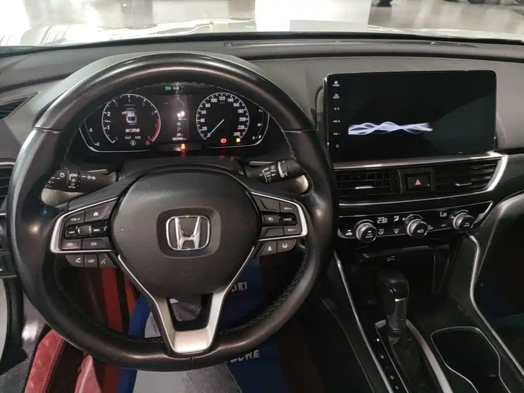 Honda Accord — фото 10