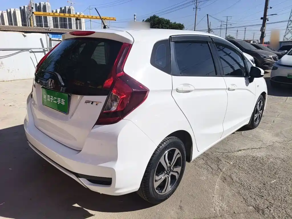 Honda Fit — фото 7