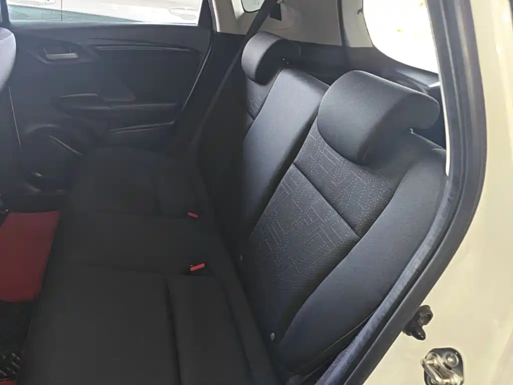 Honda Fit — фото 17