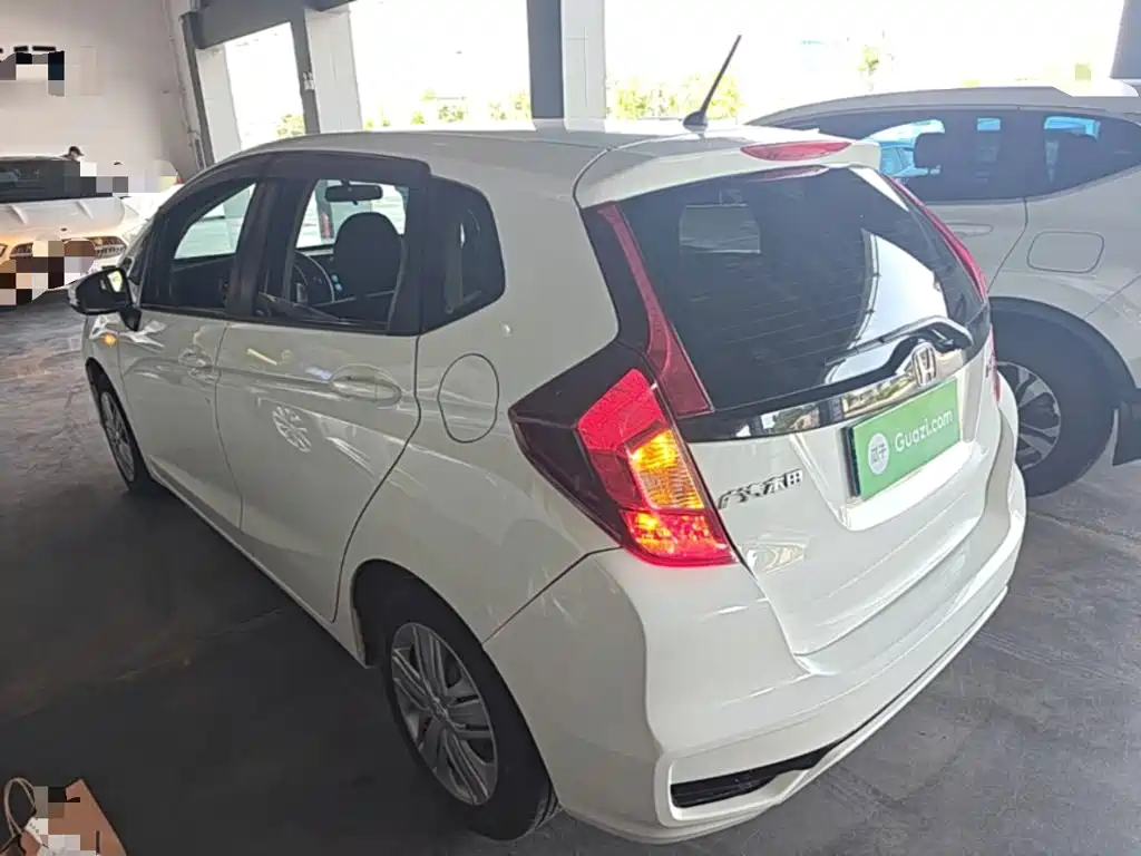 Honda Fit — фото 5