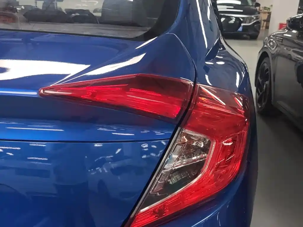 Honda Civic — фото 11