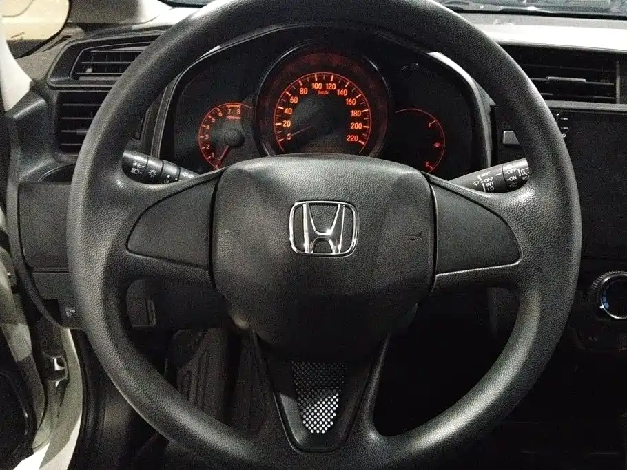 Honda Fit — фото 14