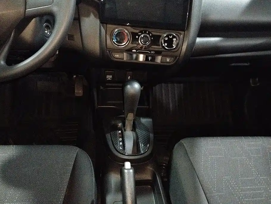 Honda Fit — фото 15