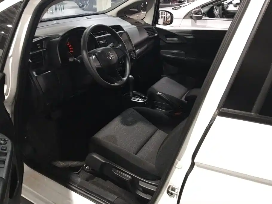 Honda Fit — фото 9