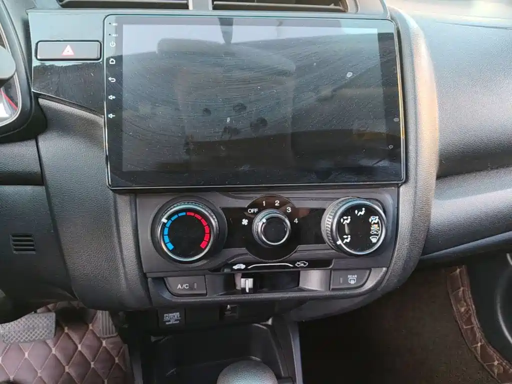 Honda Fit — фото 13