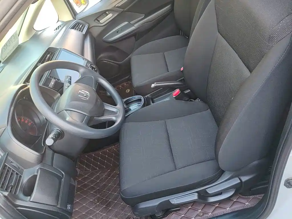 Honda Fit — фото 15