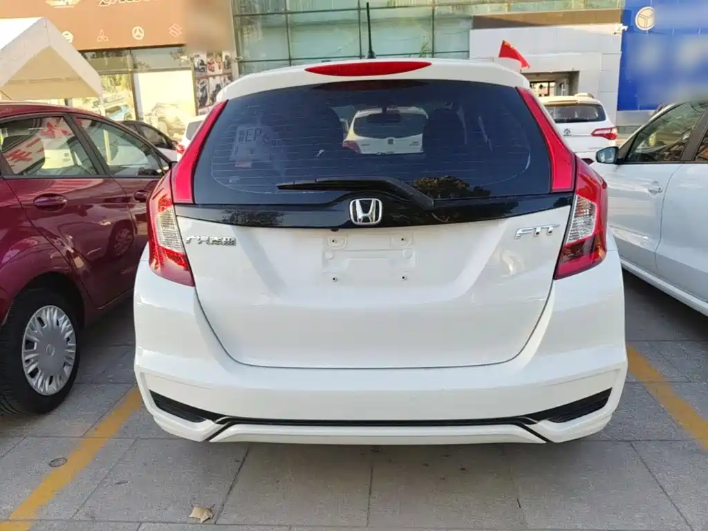 Honda Fit — фото 6
