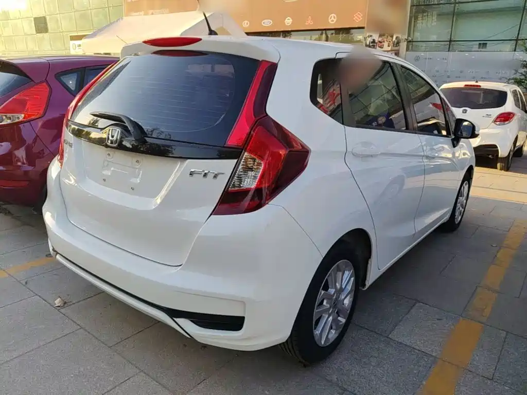 Honda Fit — фото 7