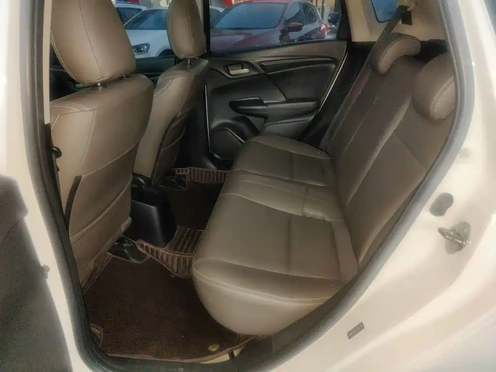 Honda Fit — фото 13