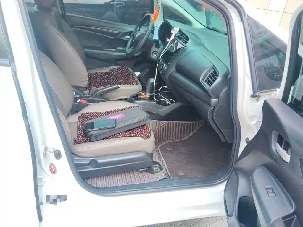 Honda Fit — фото 17