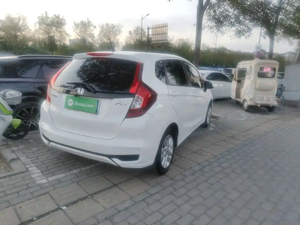 Honda Fit — фото 25