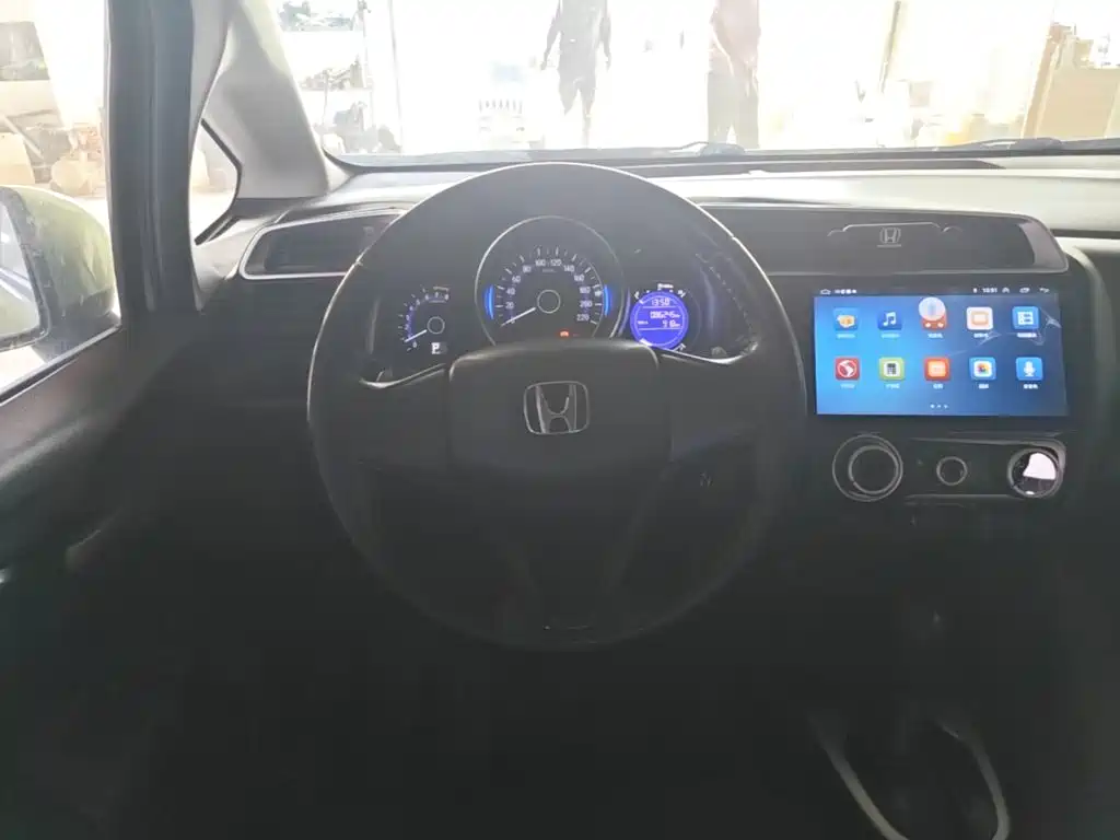 Honda Fit — фото 11