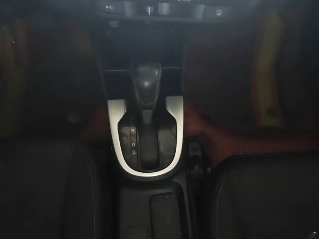 Honda Fit — фото 14