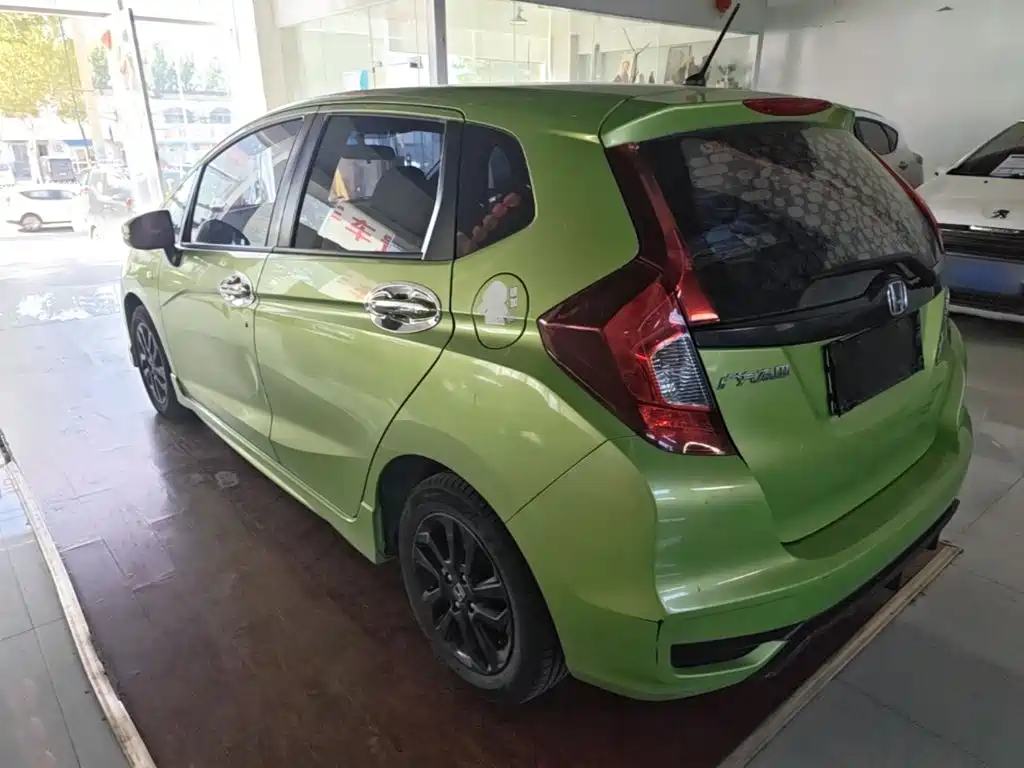 Honda Fit — фото 5