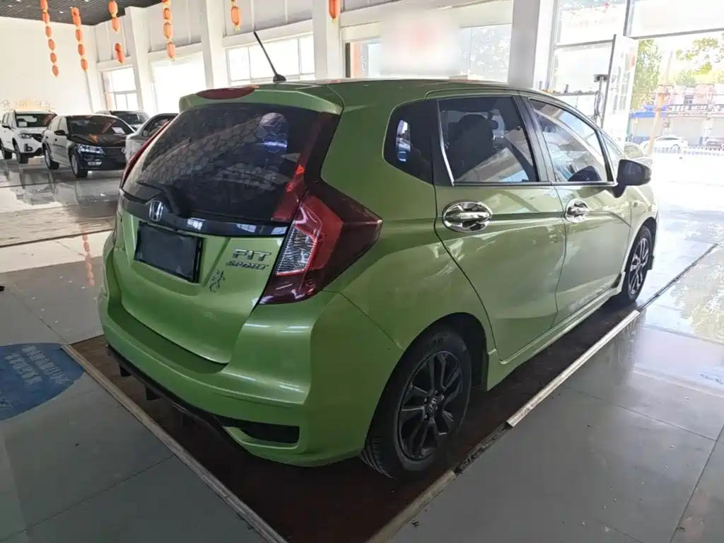 Honda Fit — фото 7