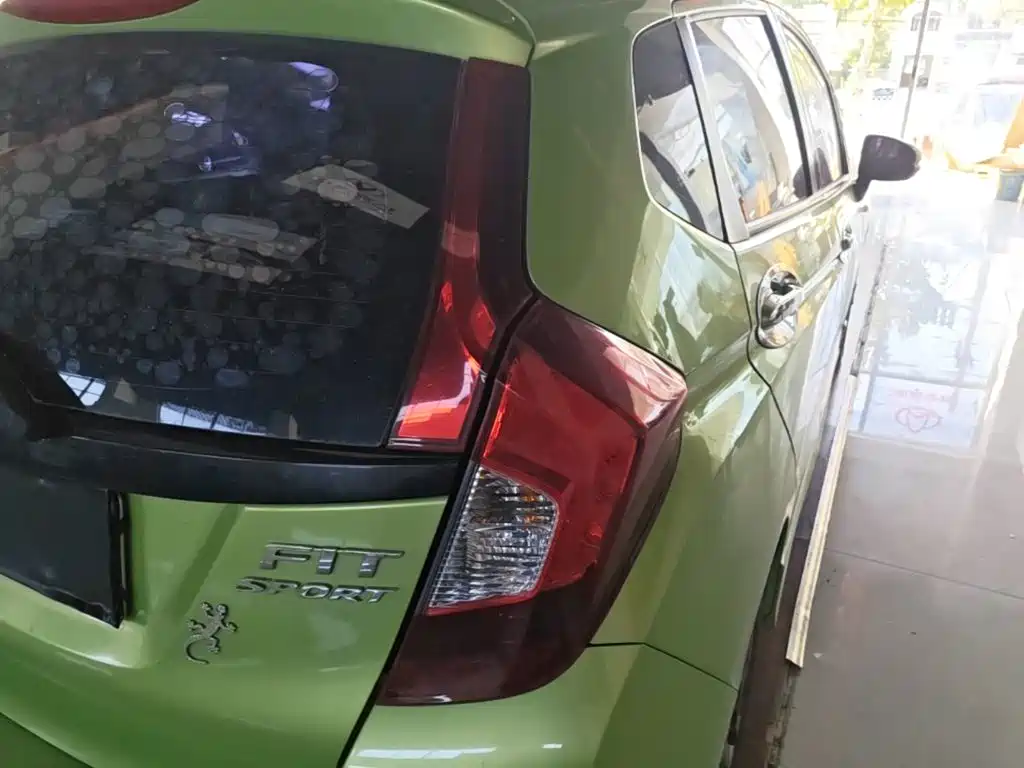 Honda Fit — фото 8