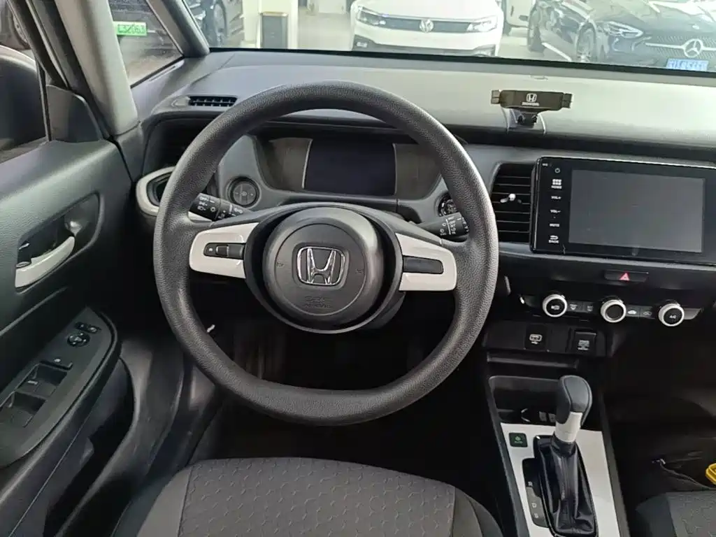 Honda Fit — фото 11