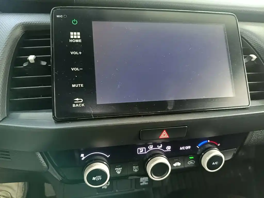 Honda Fit — фото 13