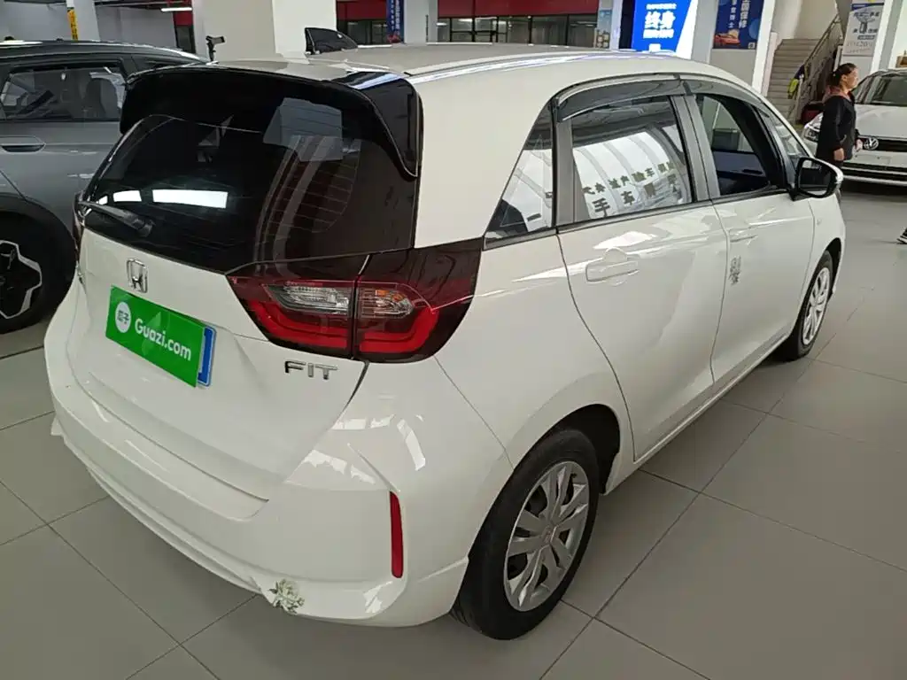 Honda Fit — фото 7