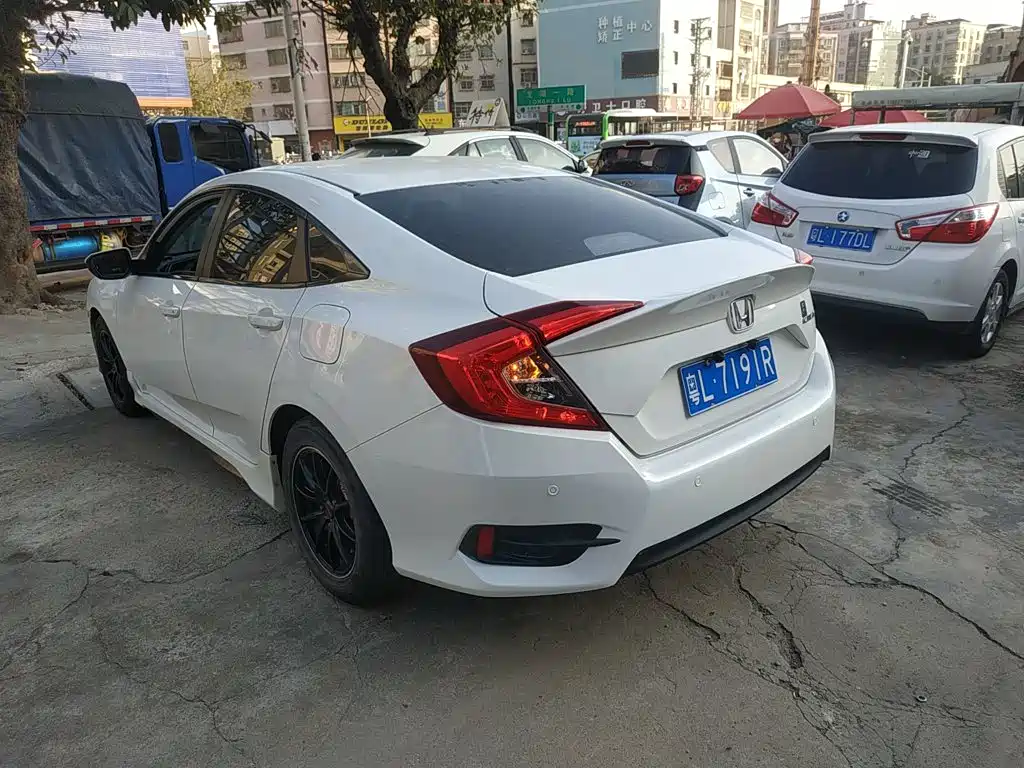 Honda Civic — фото 21