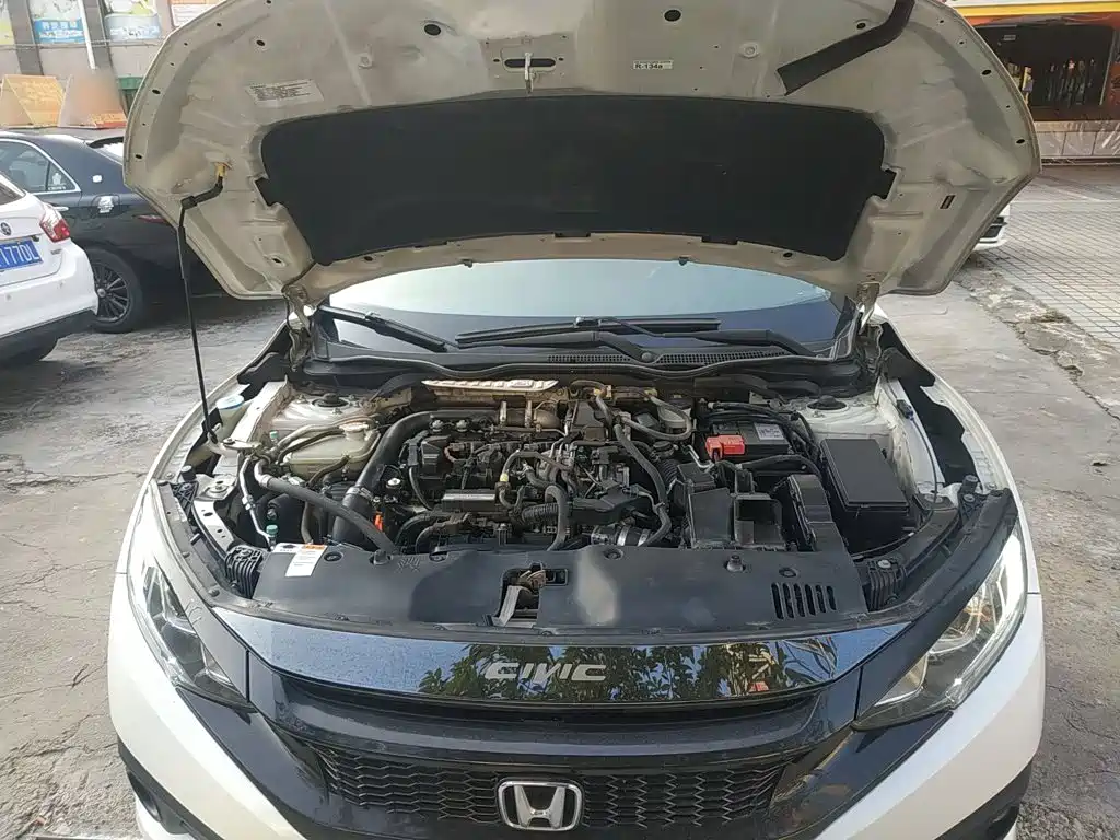 Honda Civic — фото 10
