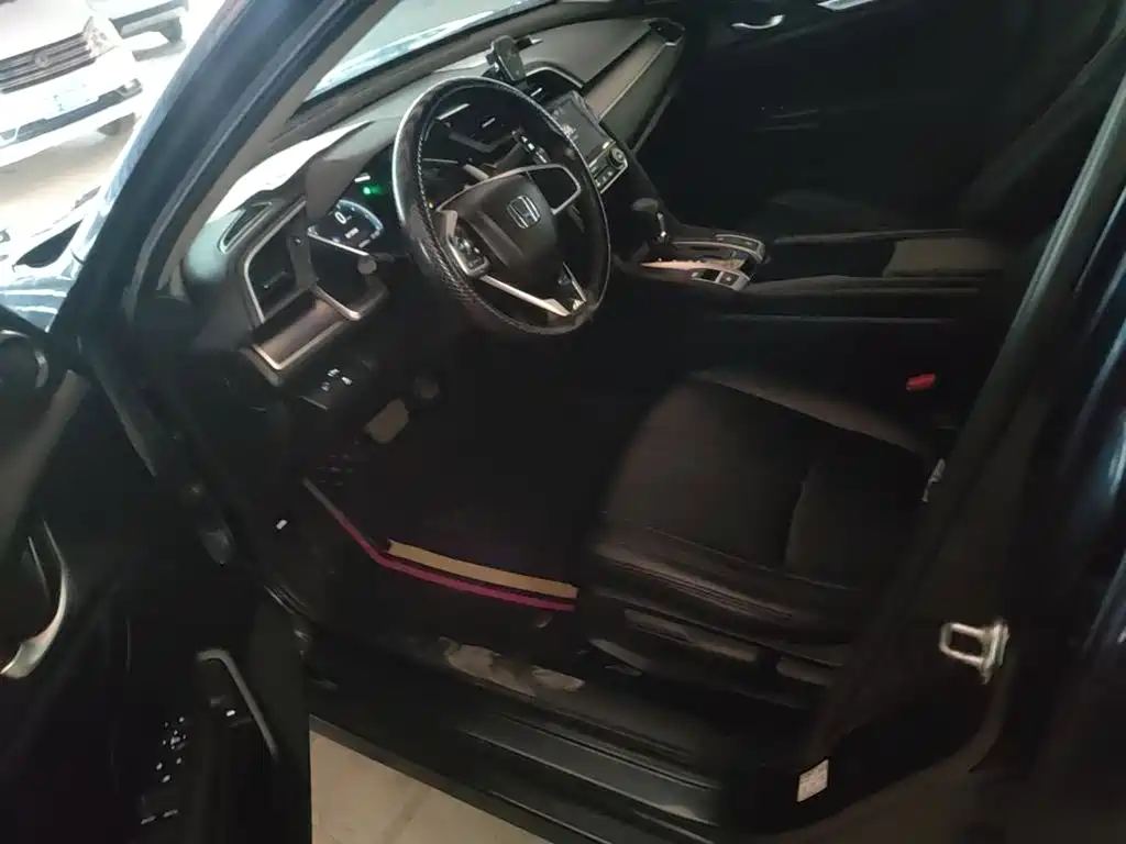 Honda Civic — фото 15