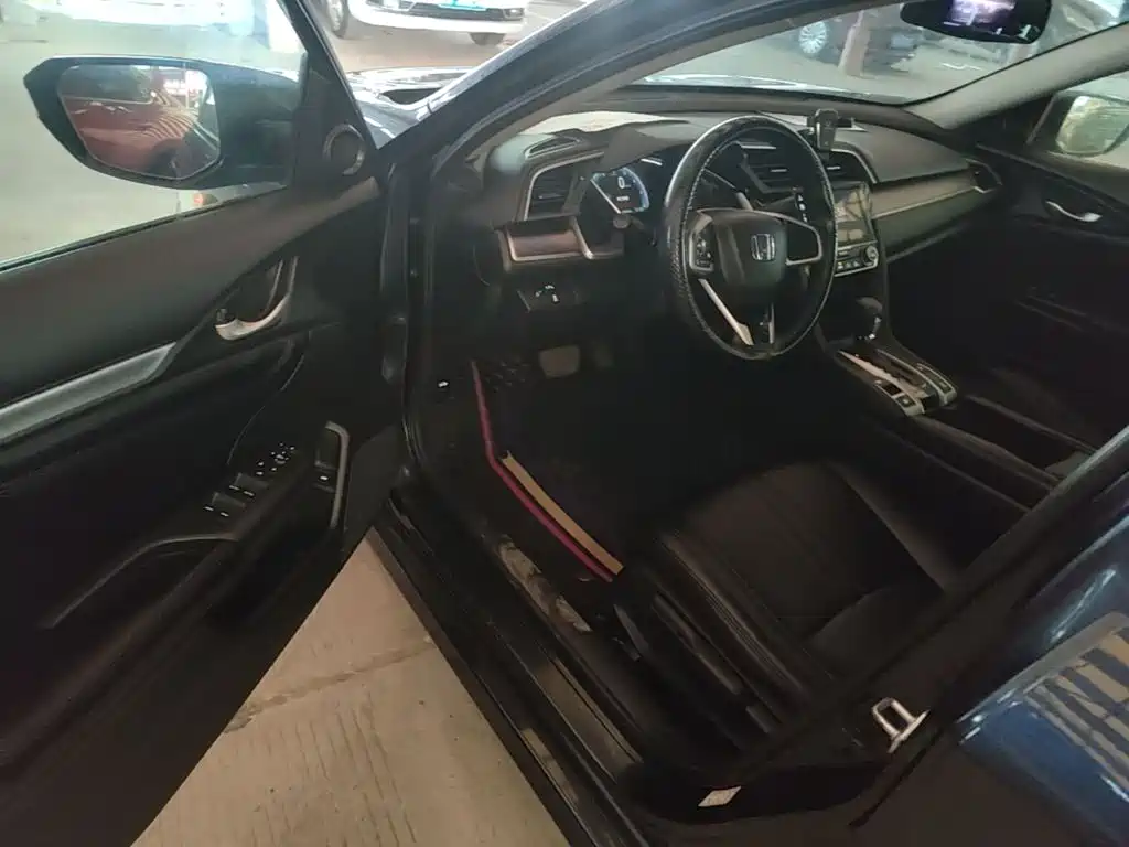 Honda Civic — фото 16