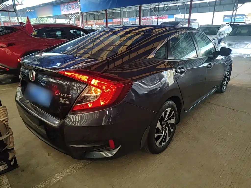 Honda Civic — фото 7