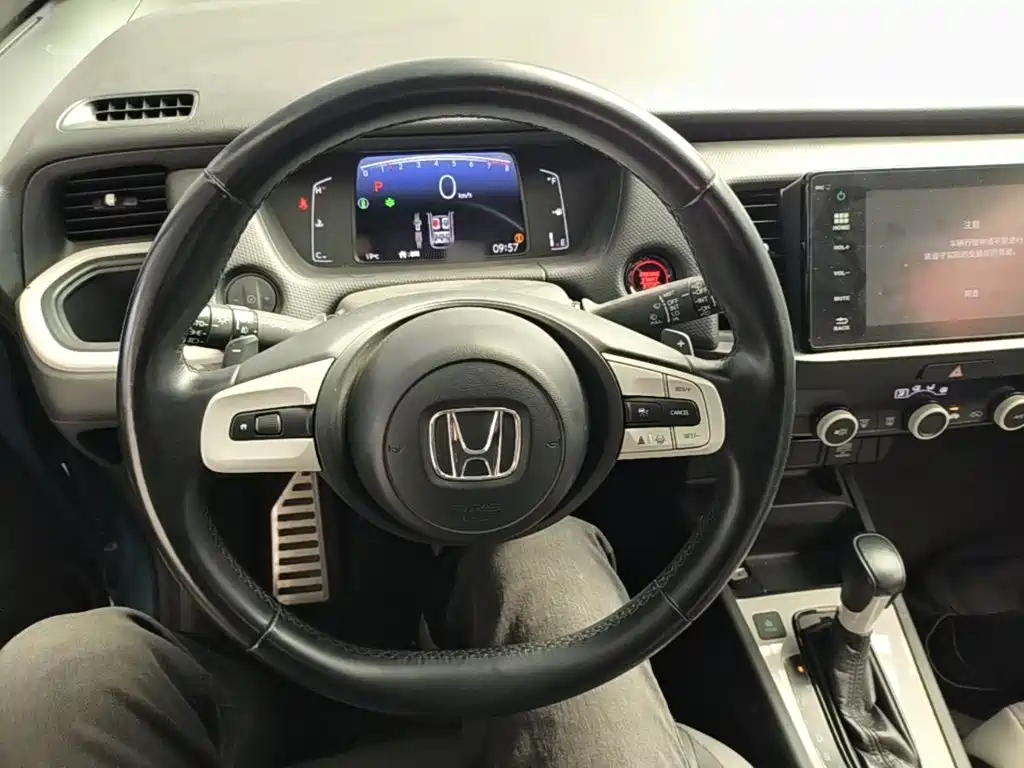 Honda Fit — фото 11