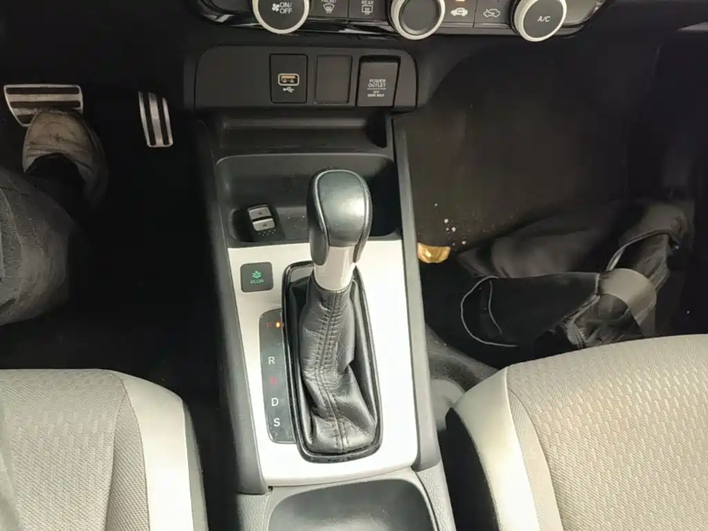 Honda Fit — фото 14
