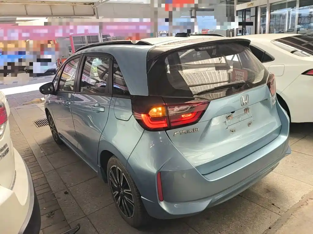 Honda Fit — фото 5