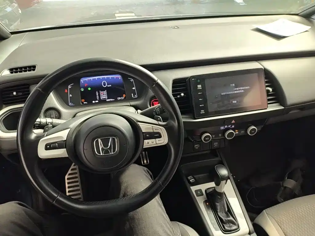 Honda Fit — фото 10