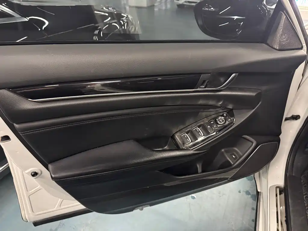 Honda Accord — фото 14
