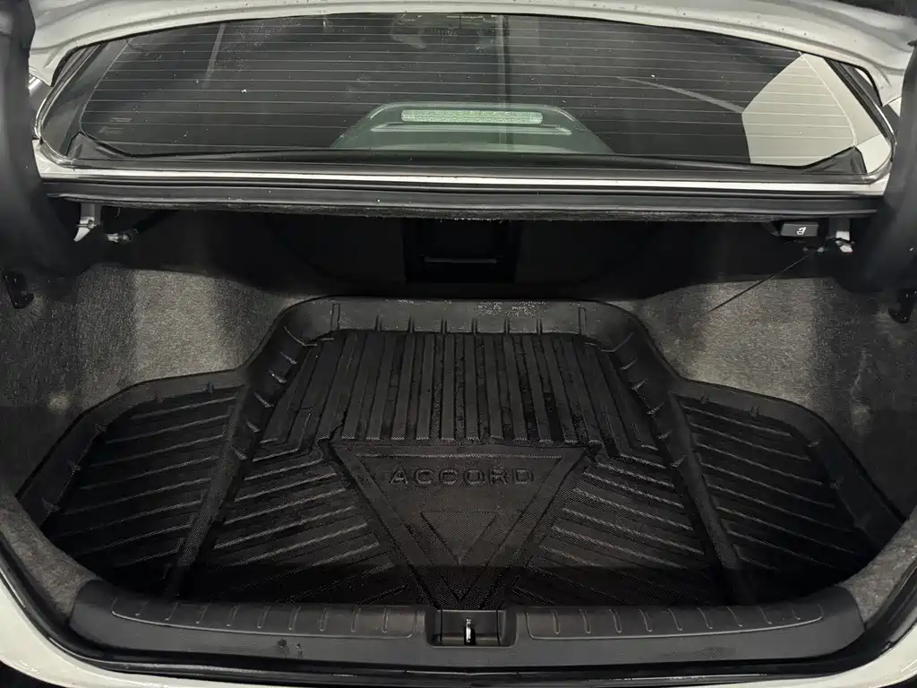 Honda Accord — фото 16