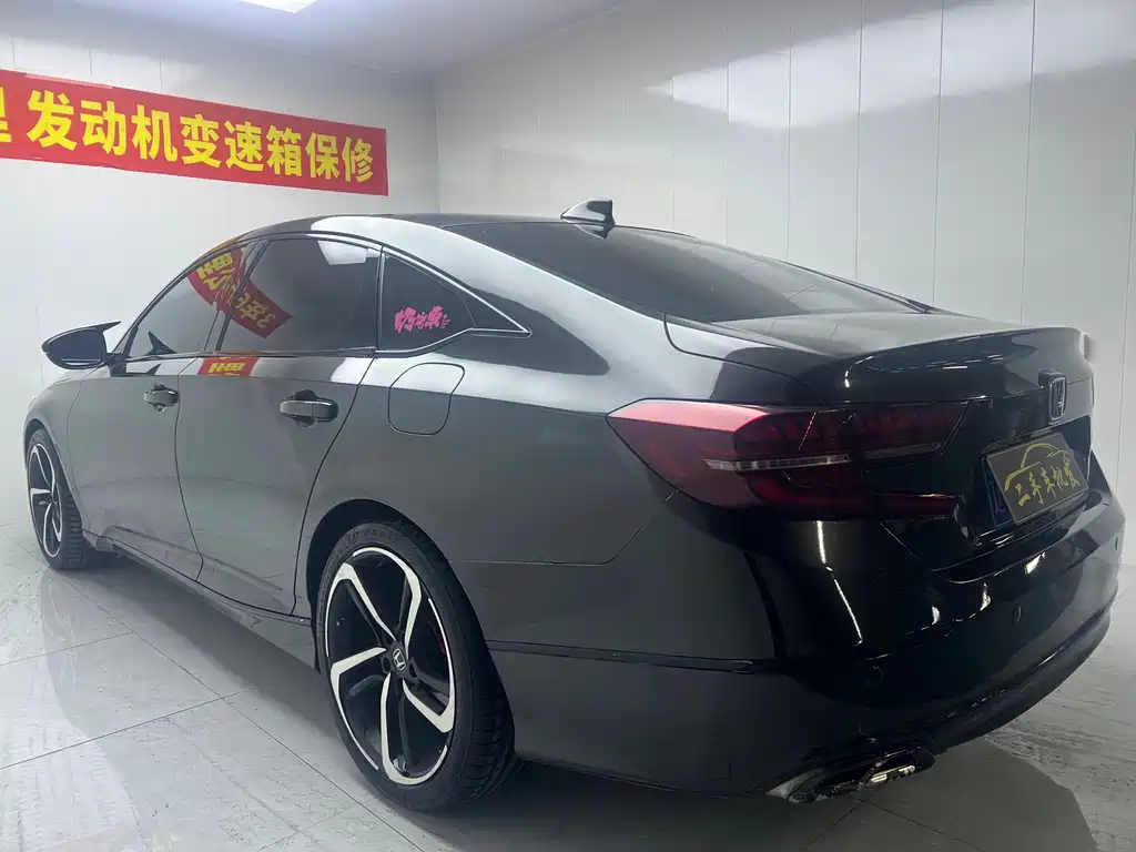 Honda Accord — фото 8