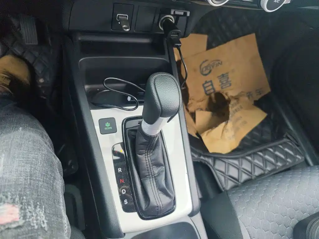Honda Fit — фото 10