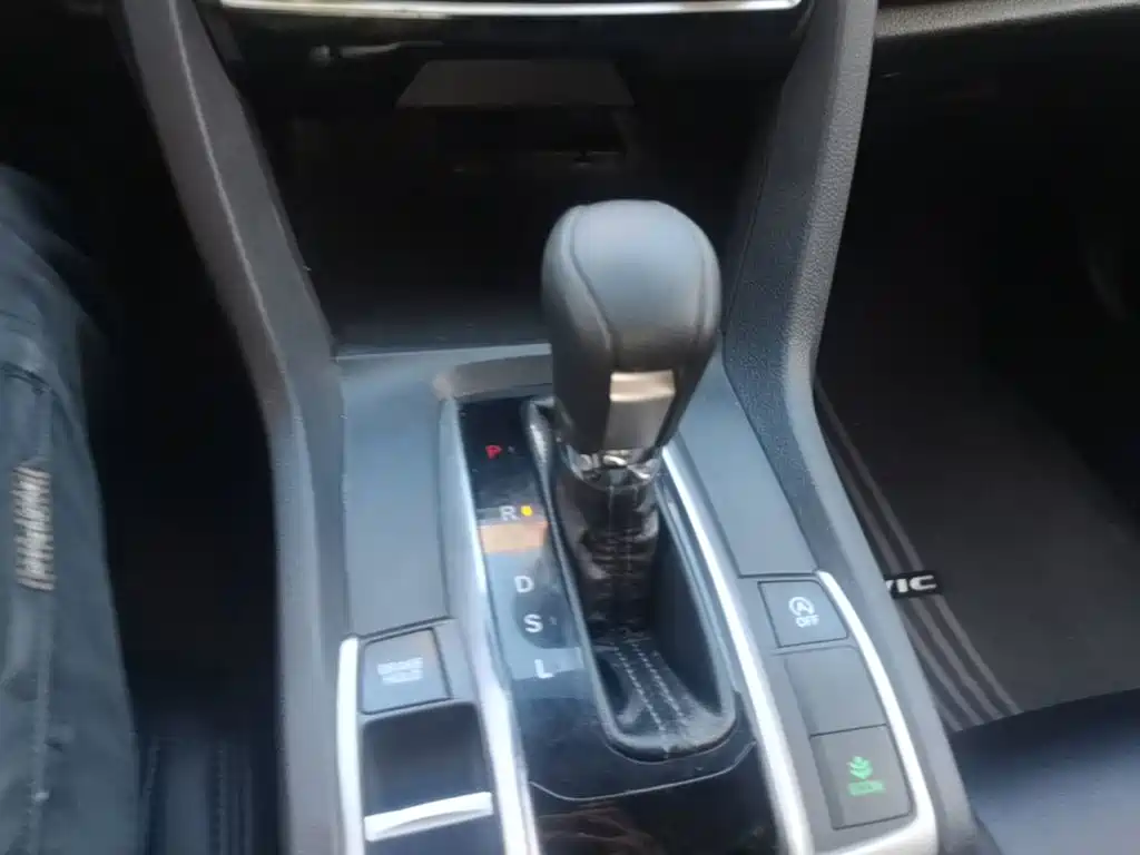 Honda Civic — фото 14