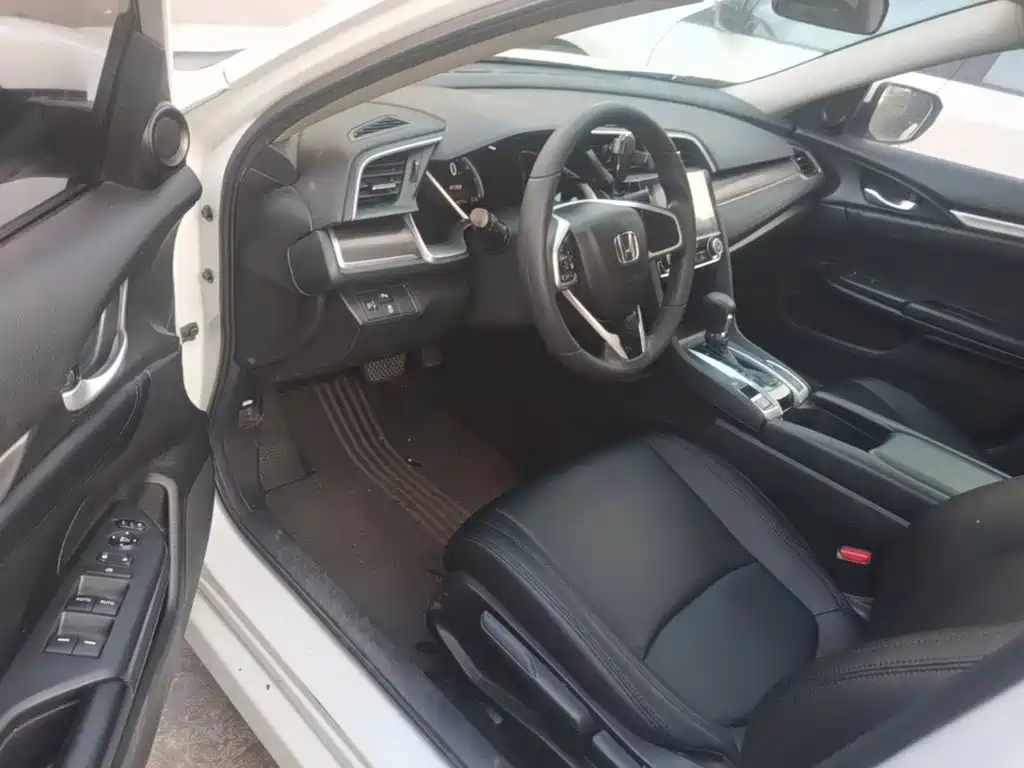Honda Civic — фото 16