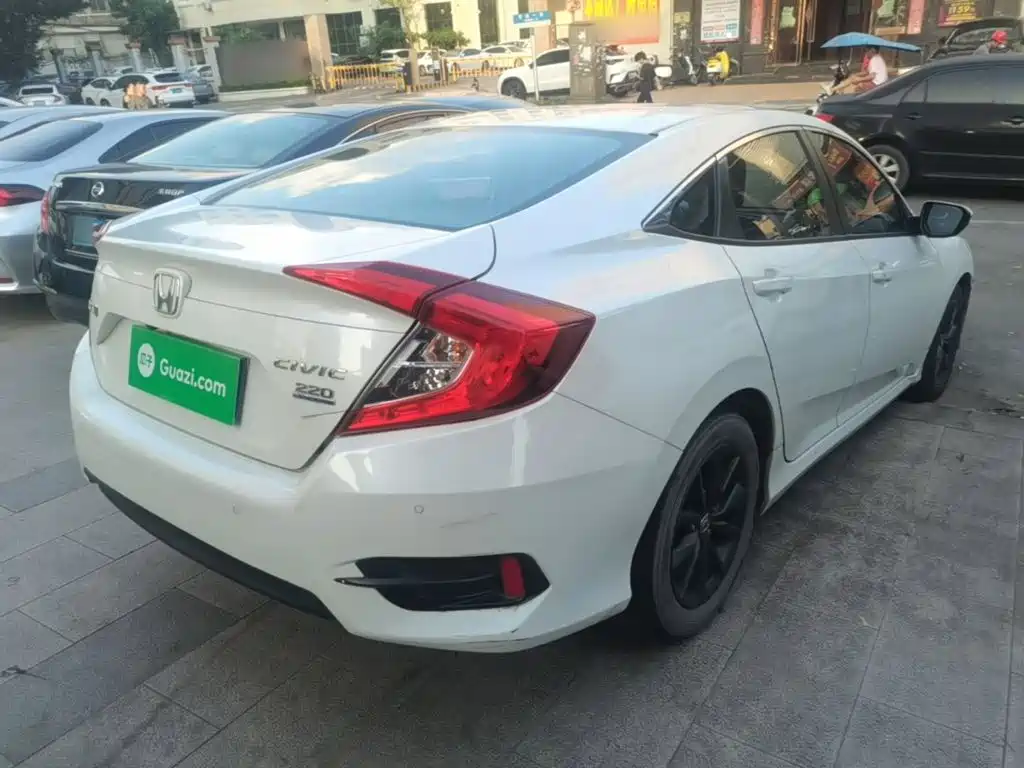 Honda Civic — фото 7