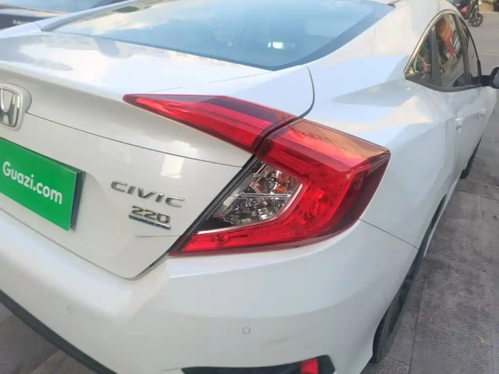Honda Civic — фото 8